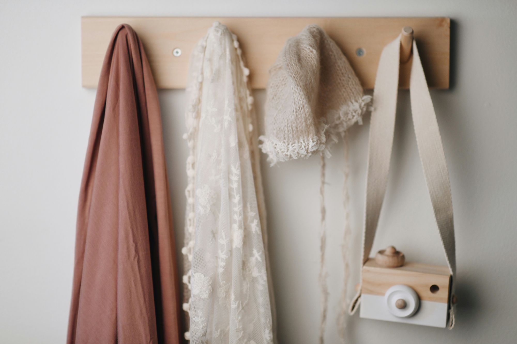 Toluca Lake Neighborhood Guide: Homes, Lifestyle & Charm