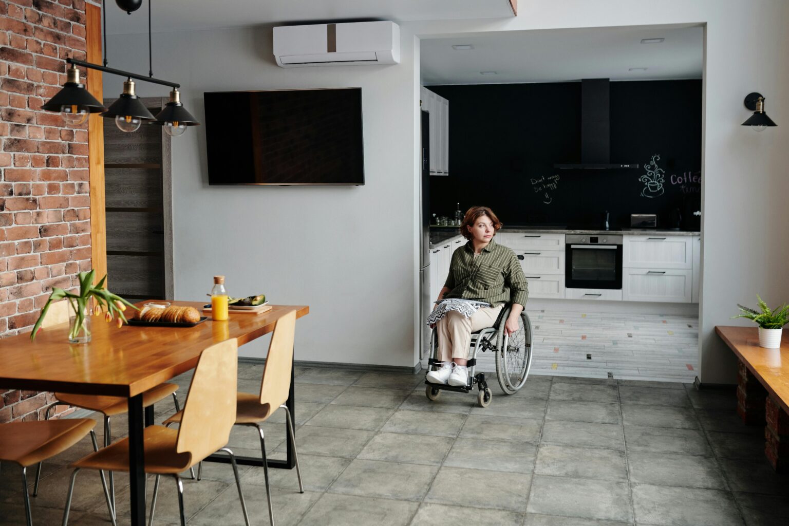 Open Doors, Open Spaces Simple Tips for a WheelchairAccessible Home